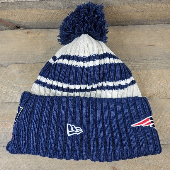 New Era New England Patriots NFL Football Lined Blue/Red/Cream Stocking Hat - Picture 5 of 9